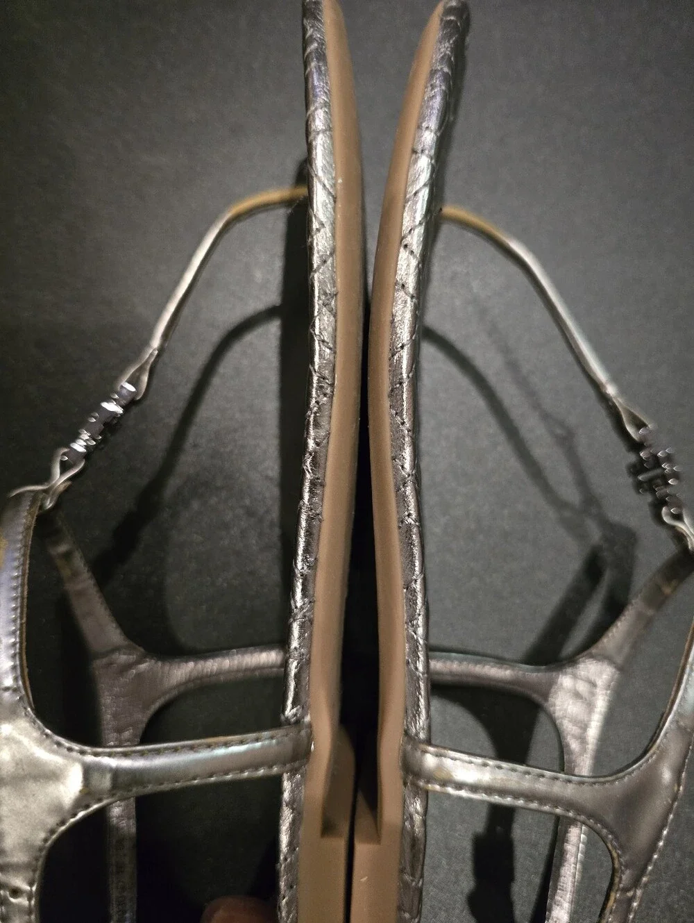 TORY BURCH Metallic Silver Women’s T-Strap Sandals Size 7